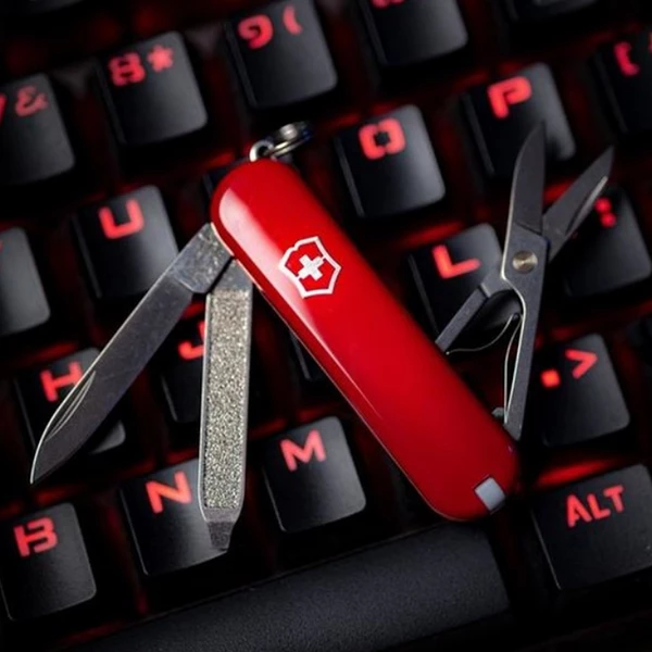 Victorinox Classic SD - Red Bestered 5 Victorinox Classic SD - Red Bestered
