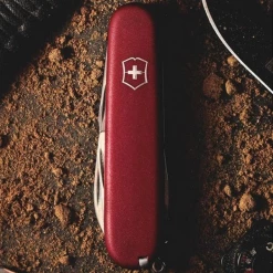 Victorinox Compact - Red