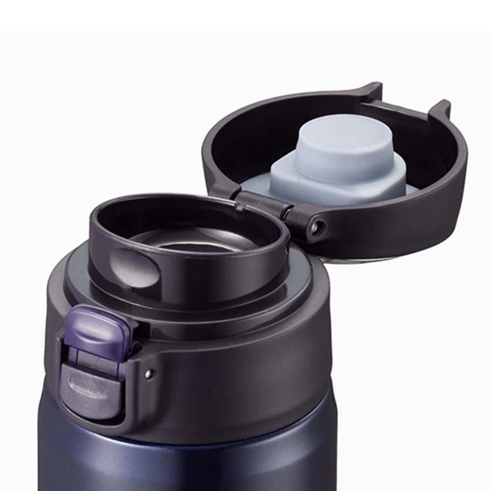 Peacock 0.70L Light Weight One Touch Bottle - Black 4 Peacock 0.70L Light Weight One Touch Bottle - Black